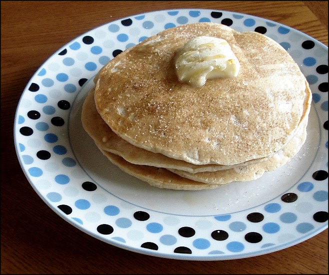 soft and Light Cinnamon Banana Pancakes (Homemade)