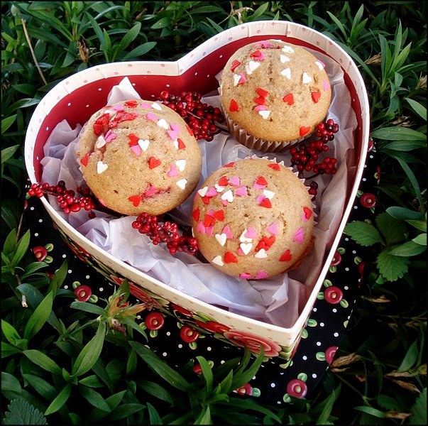 Valentine strawberry cupkins
